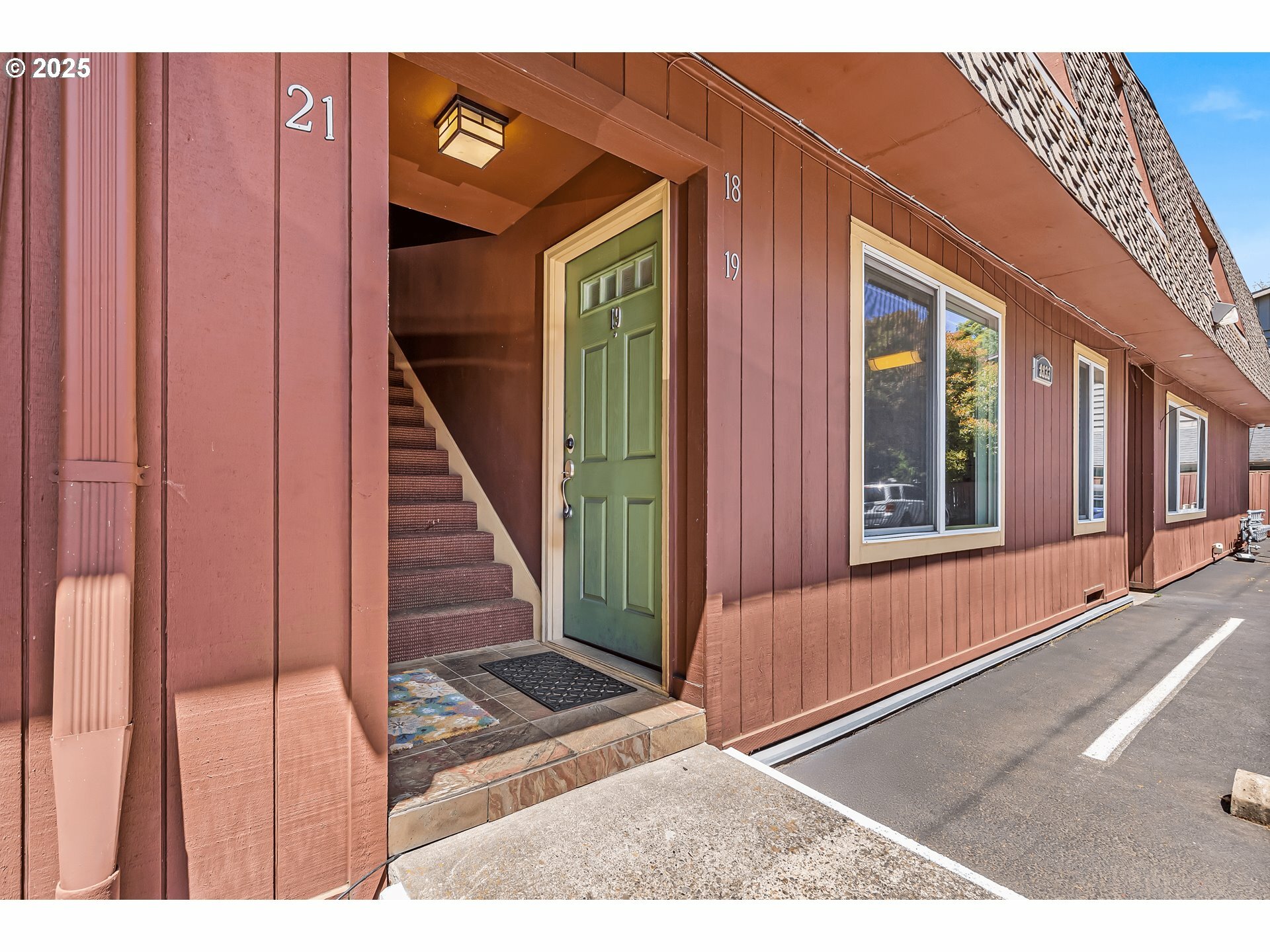Property Photo: 8833 N Syracuse St 19 OR 97203