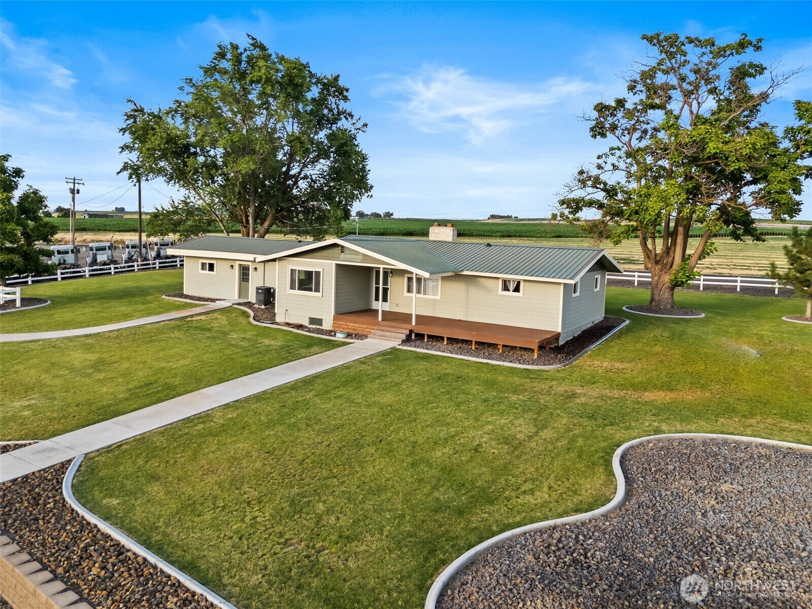 Property Photo:  19621 N Glade Road  WA 99343 