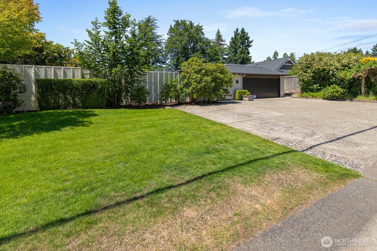 Property Photo: 3853 81st Avenue SE WA 98040