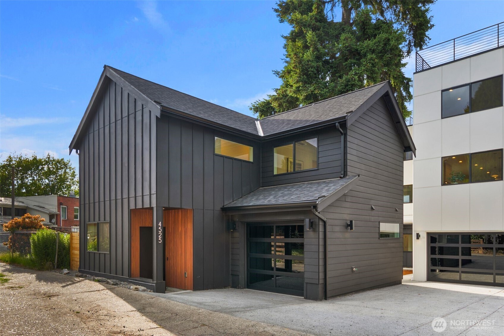 4525 S Orcas Street  Seattle WA 98118 photo