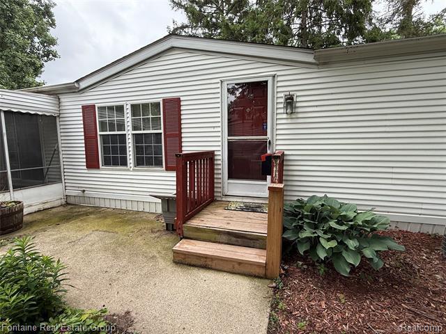 Property Photo: 26852 Roric Street MI 48377