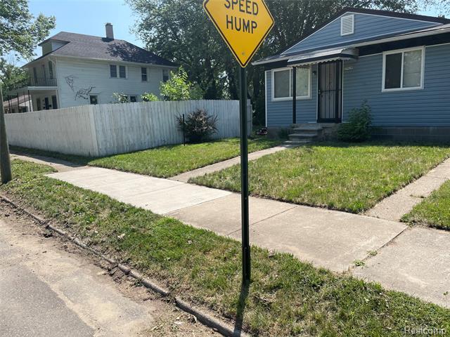 Property Photo: 17439 Lumpkin Street MI 48212