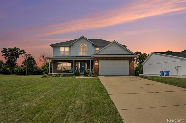 Property Photo:  5304 Boomerang Circle  MI 48166 