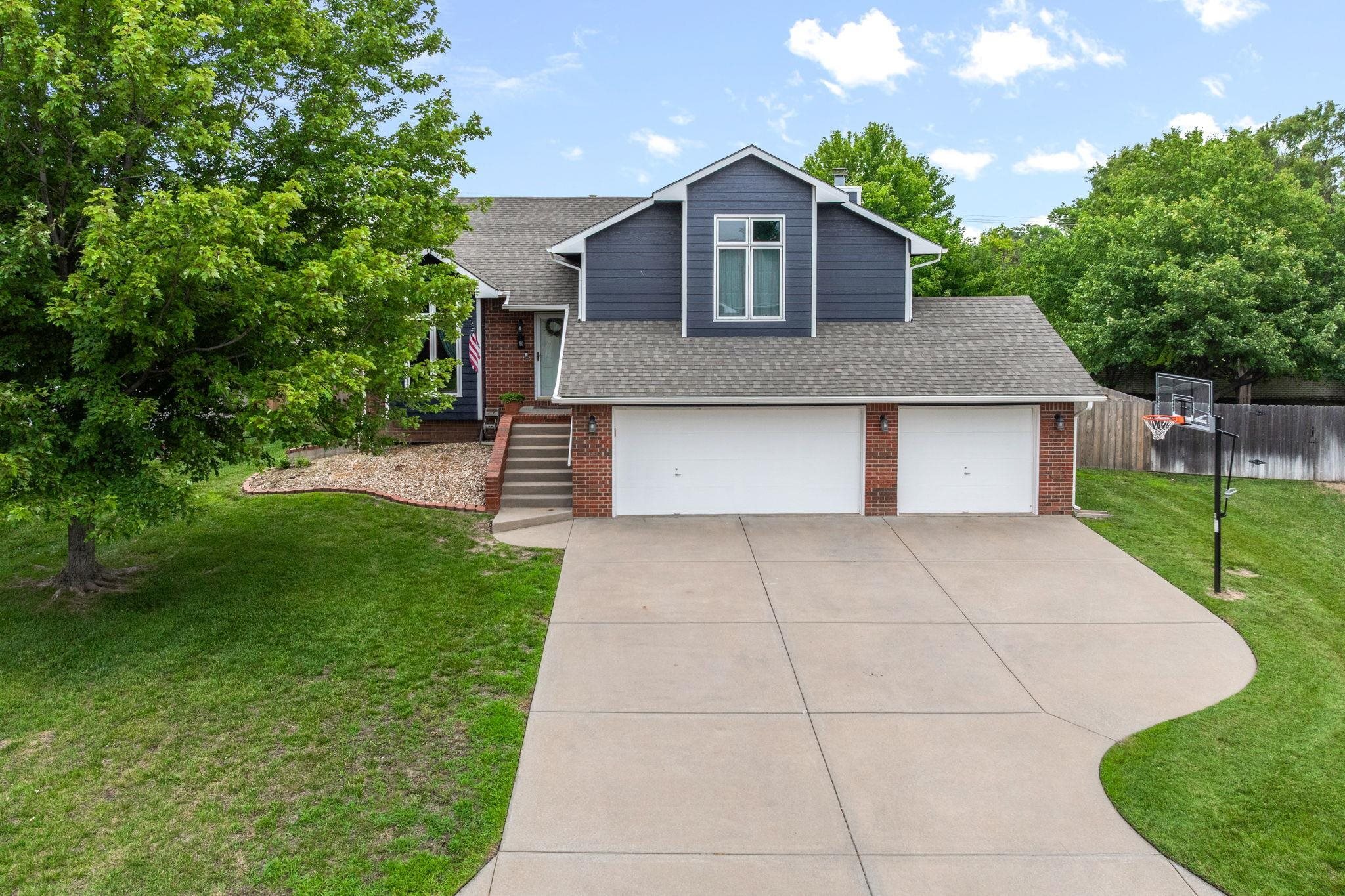 424 N Walnut Creek Dr  Derby KS 67037 photo