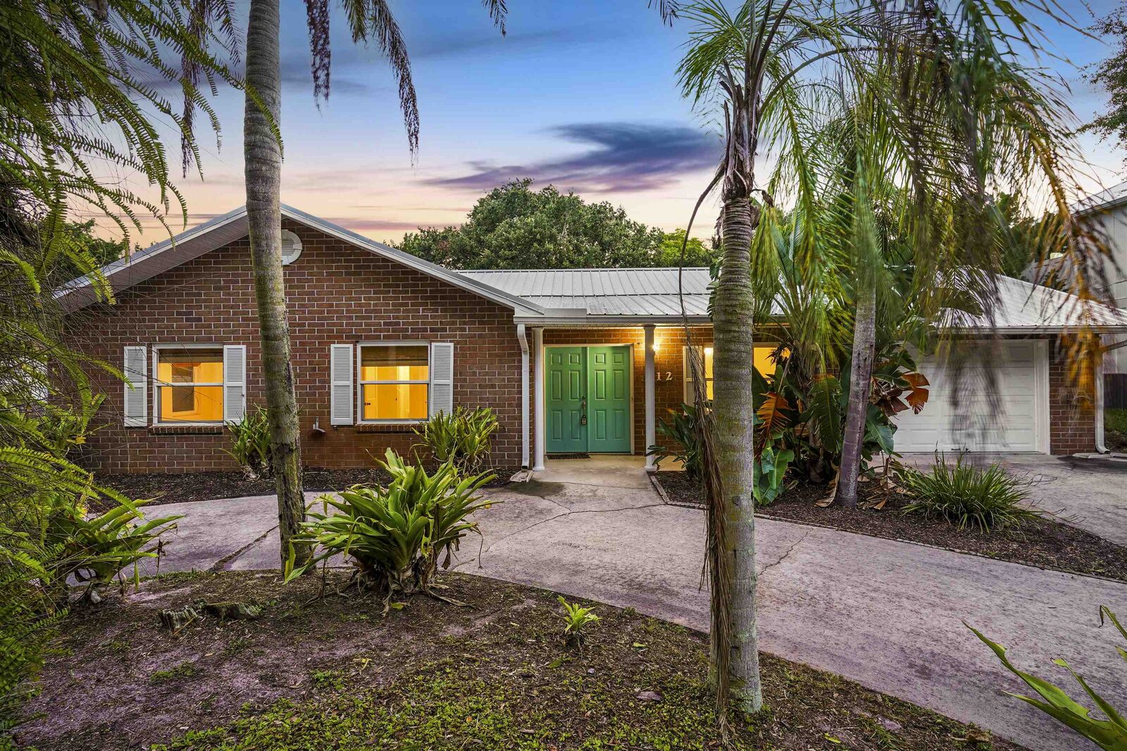 Property Photo:  212 F St  FL 32080