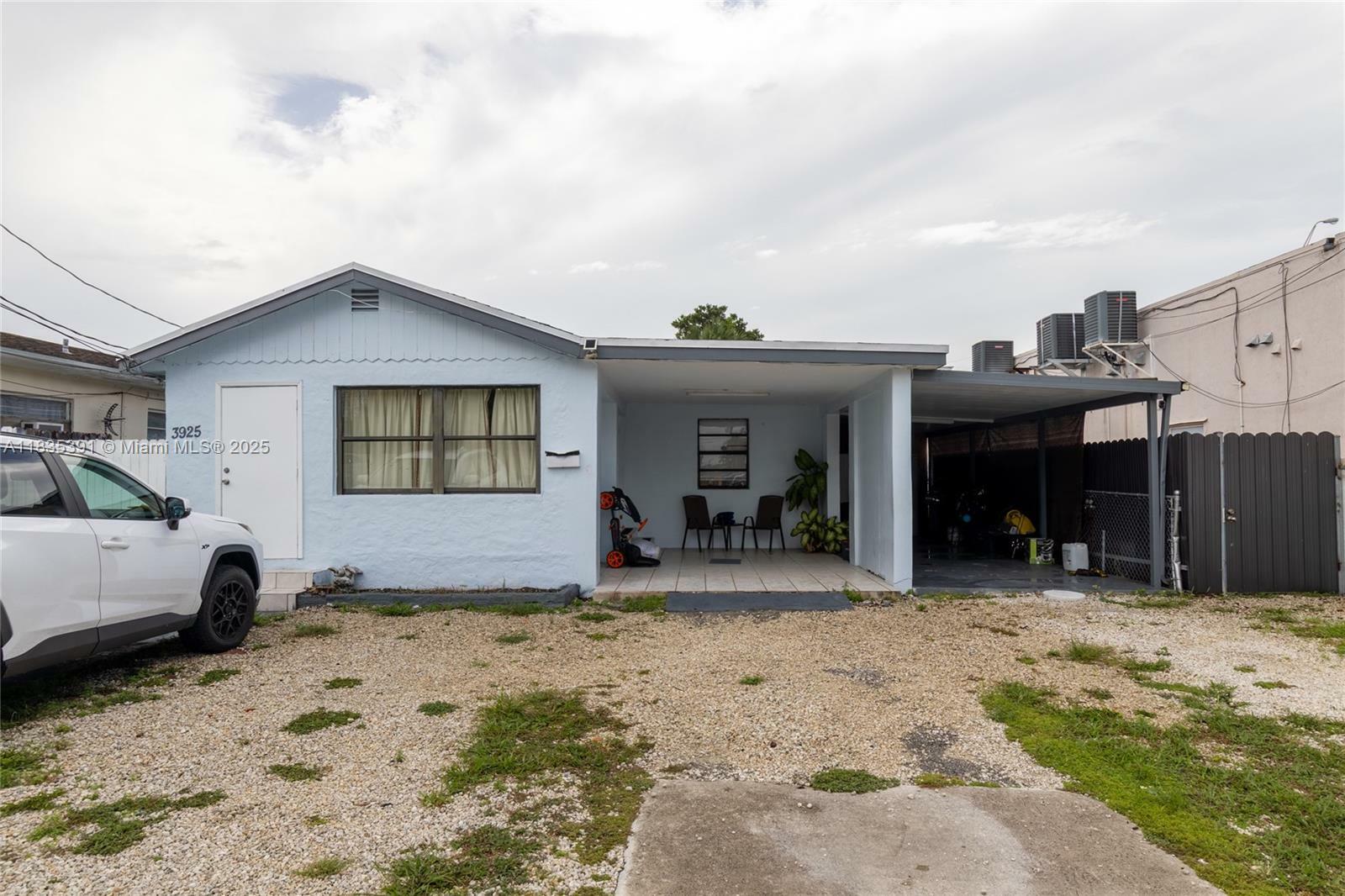 Property Photo: 3925 SW 88th Pl 1 FL 33165