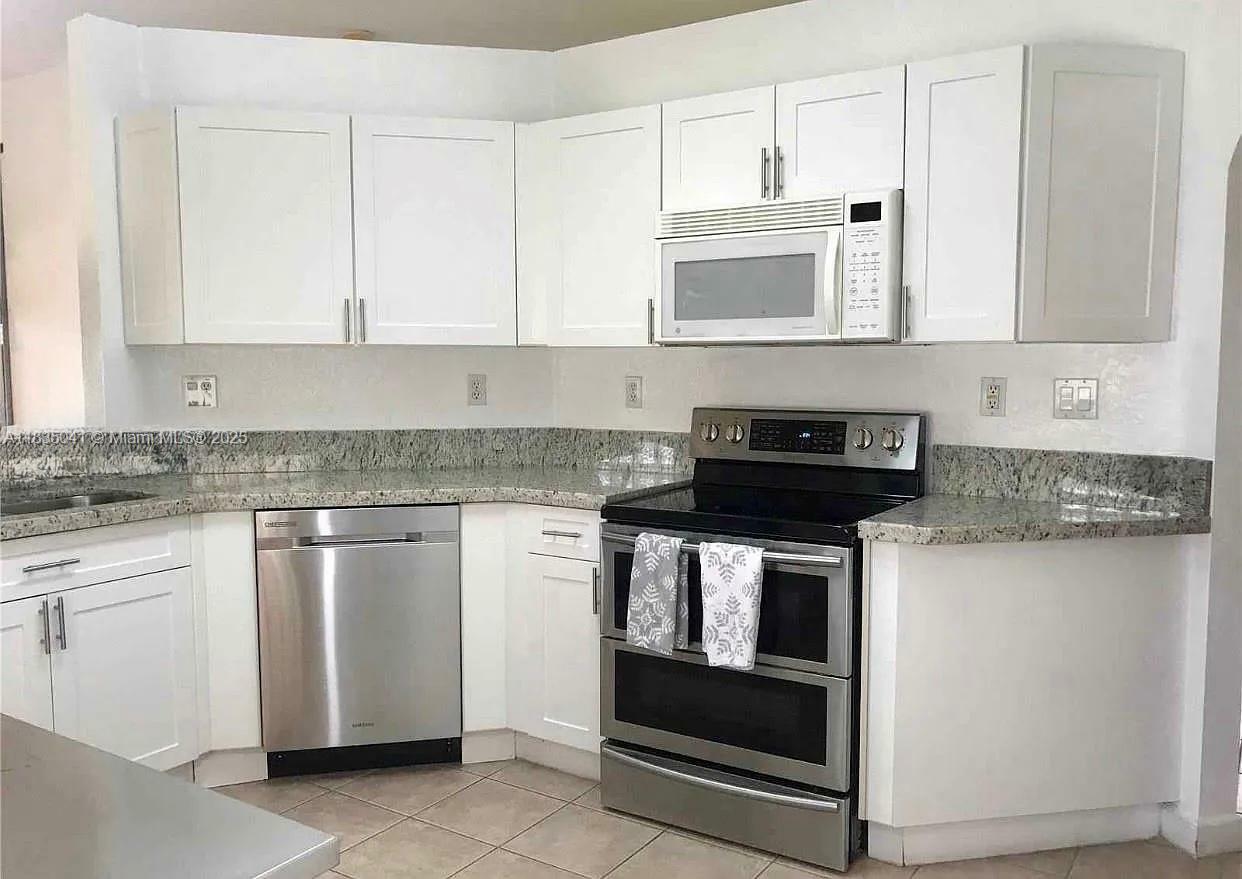 Property Photo: 12010 SW 135th Ter FL 33186