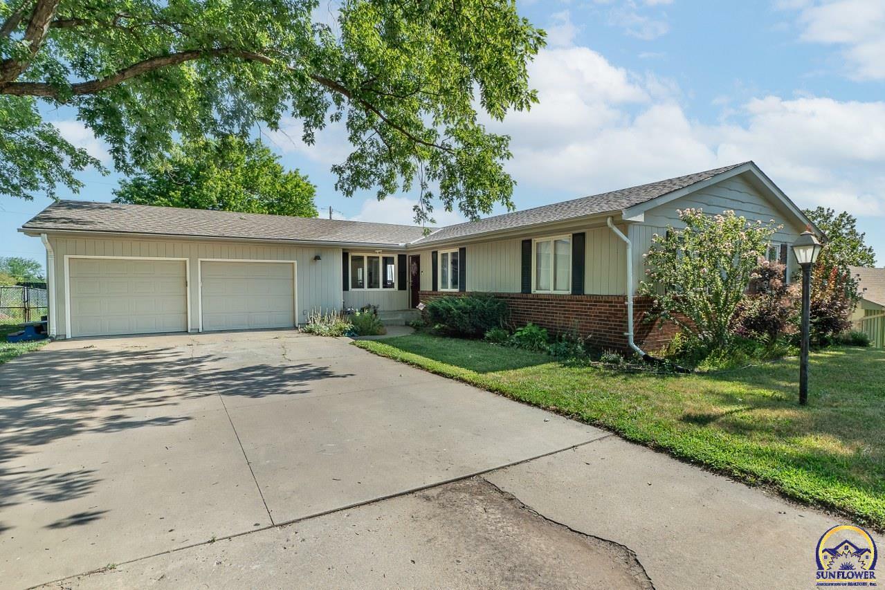 Property Photo: 6300 SW 21st Ter KS 66614
