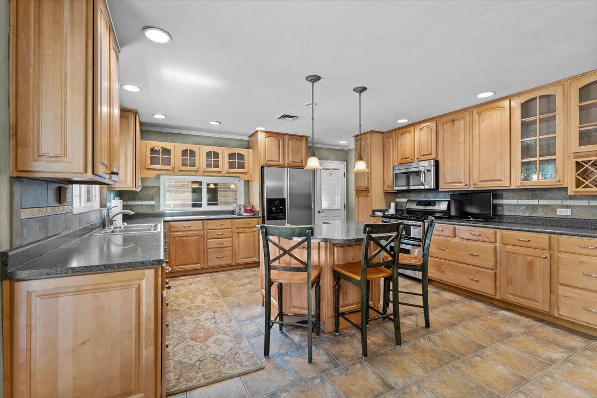 Property Photo:  550 Woodacre Drive  CA 96002 