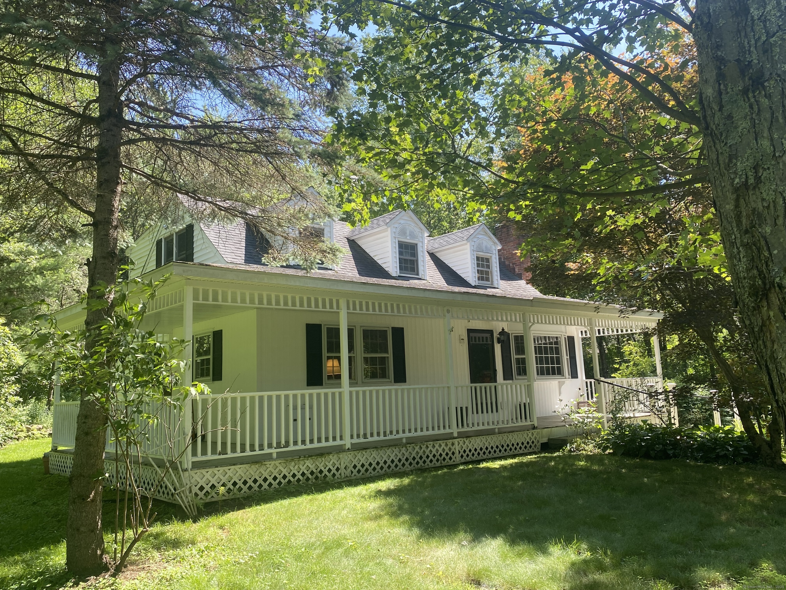 Property Photo: 13 Oaklawn Drive CT 06063