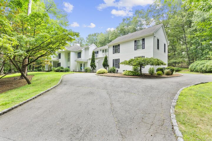 Property Photo:  101 Brambley Hedge Circle  CT 06824 