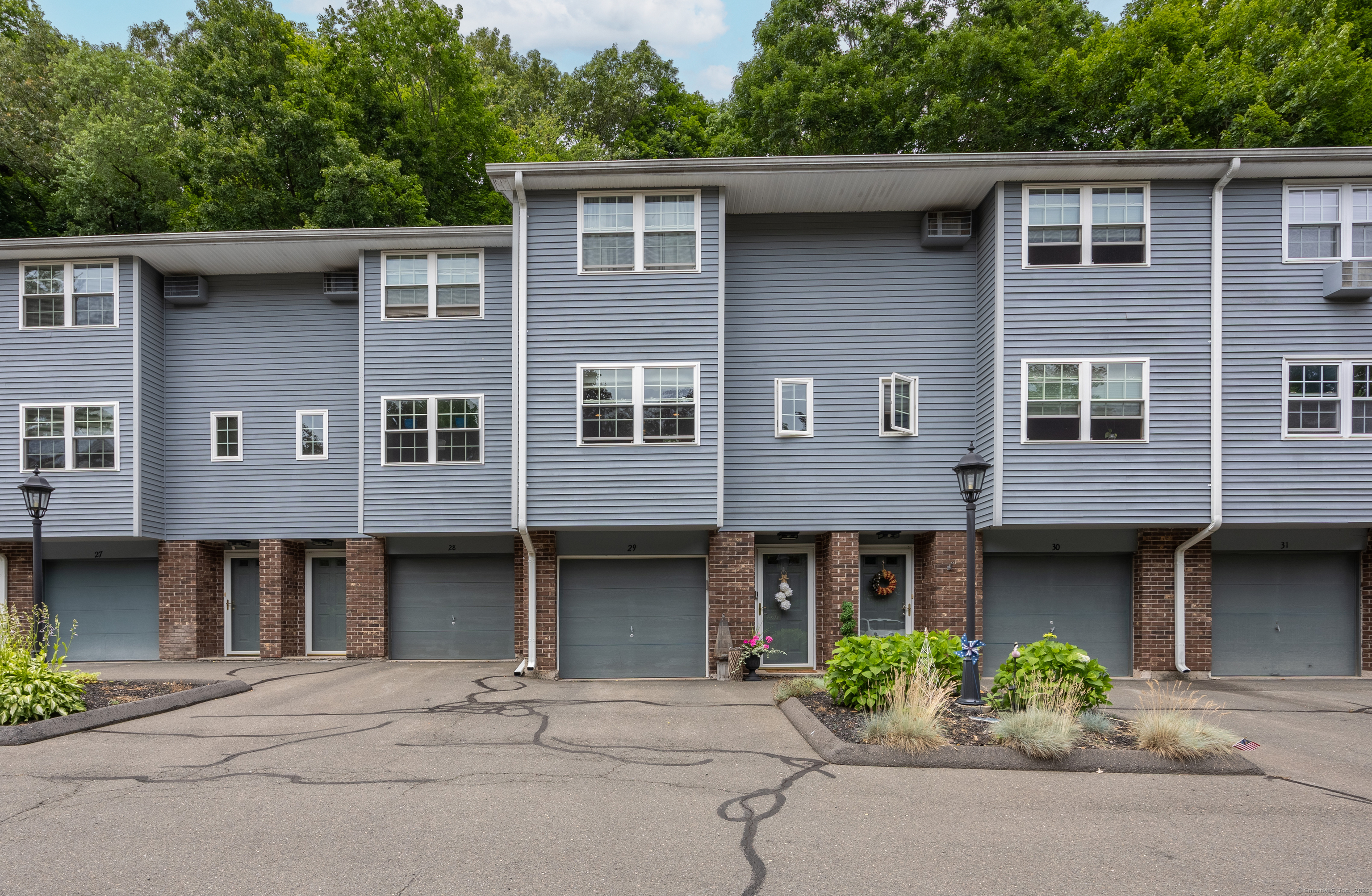Property Photo: 250 Summer Street 29 CT 06479