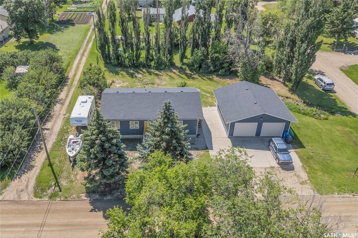 Property Photo:  402 Alexander Street  SK S0K 3L0 