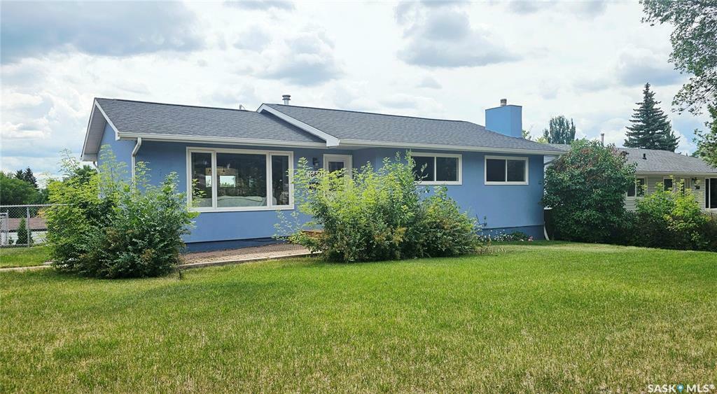 Property Photo: 1660 Bell Street E SK S9H 1S7