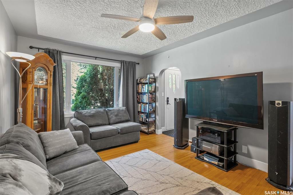 Property Photo: 2016 William Avenue SK S7J 1A3