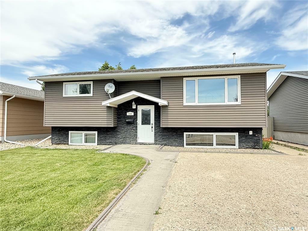 Property Photo: 156 Montgomery Crescent SK S4H 2X7