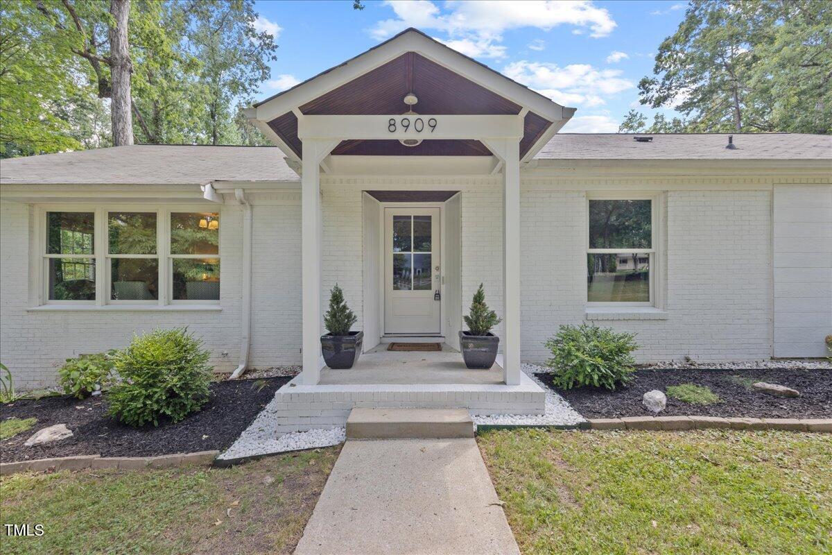 Property Photo: 8909 Hunting Trail NC 27613
