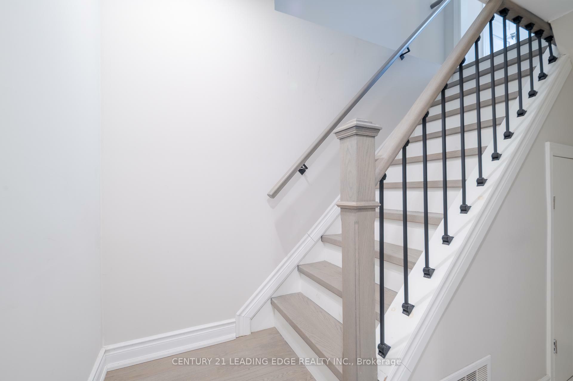 Property Photo: 314 Grove Street E Lower ON L4M 5J3