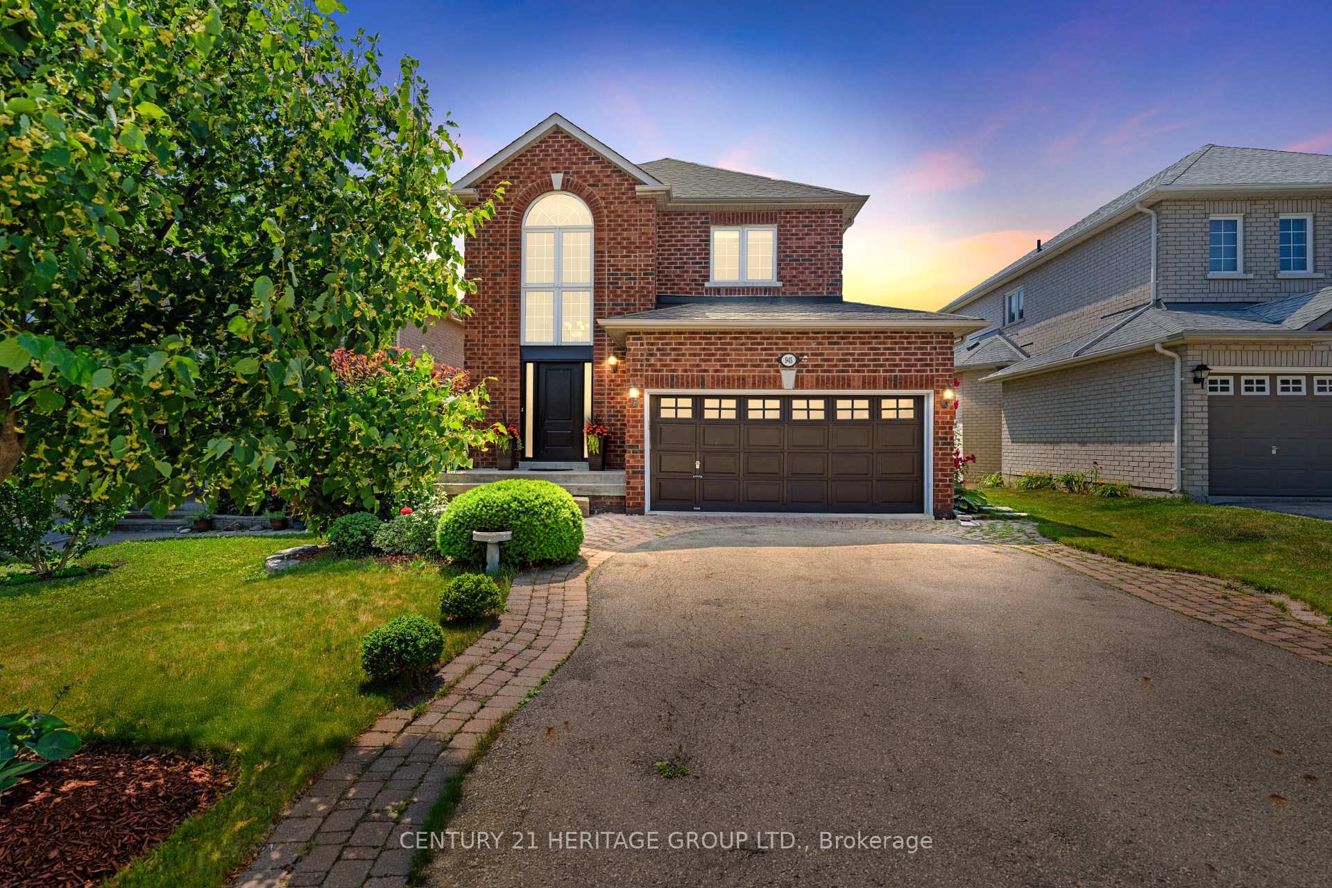 Property Photo:  945 Best Circle  ON L3X 2K9 