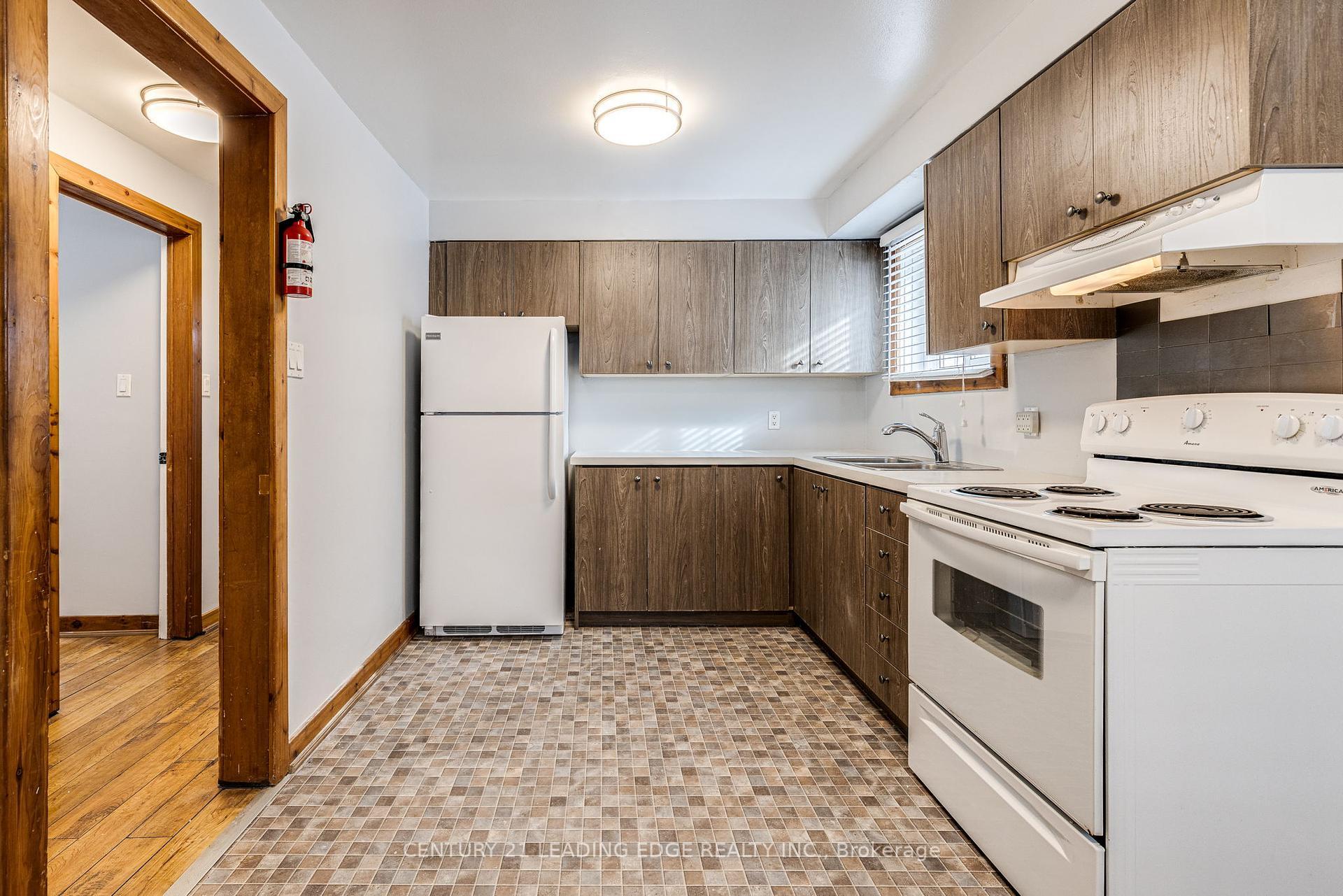 Property Photo: 796 Midland Avenue 1 ON M1K 4E7