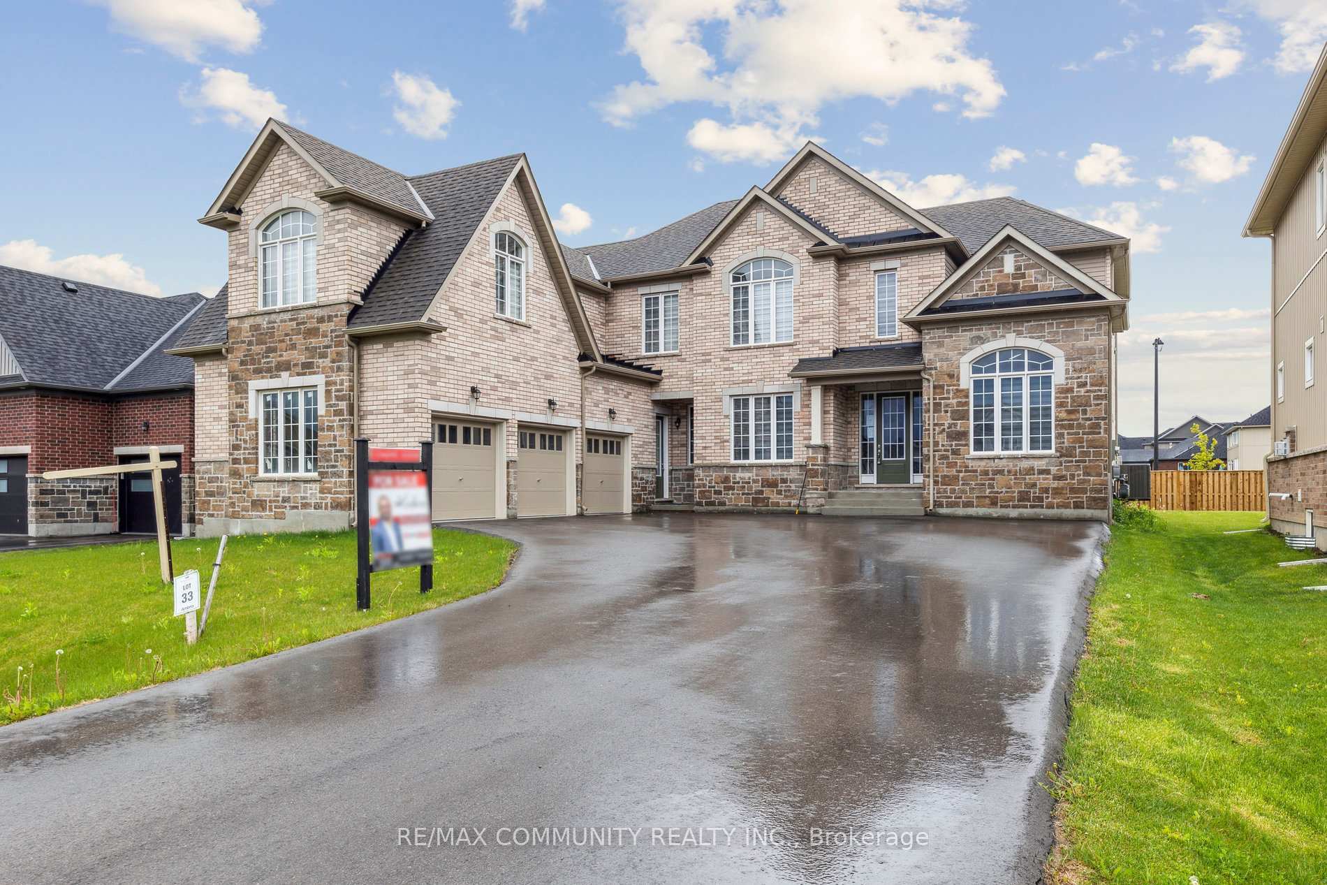 Property Photo:  15 Golden Meadows Drive  ON K9J 0H6 