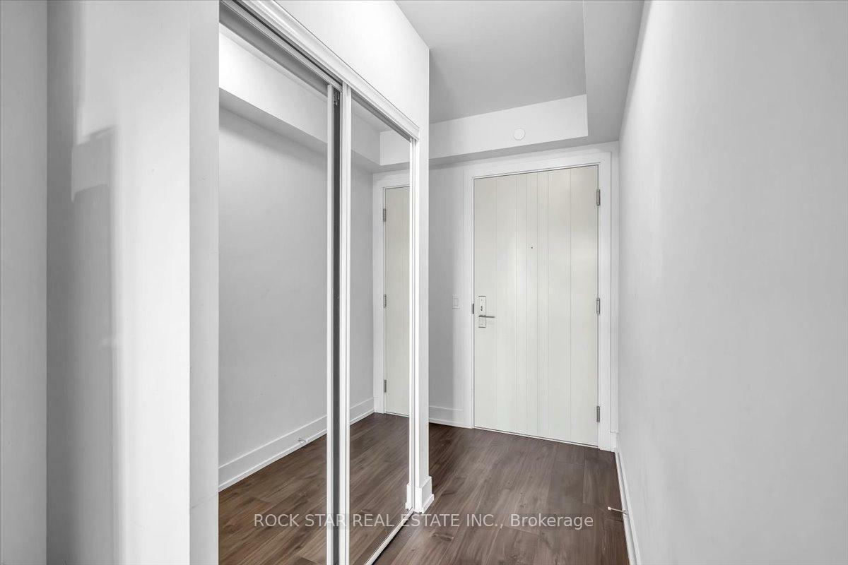 Property Photo: 2550 Simcoe Street N 204 ON L1L 0R5