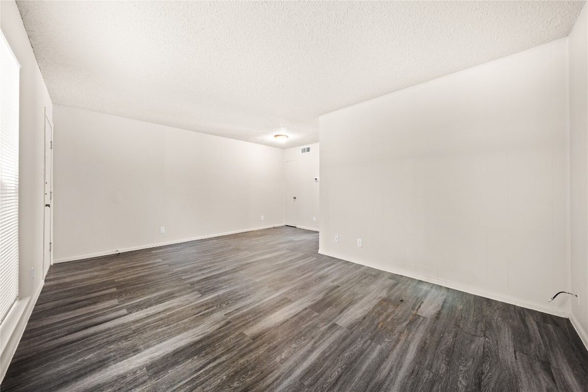 Property Photo: 2314 Greenfield Parkway 207 TX 78741