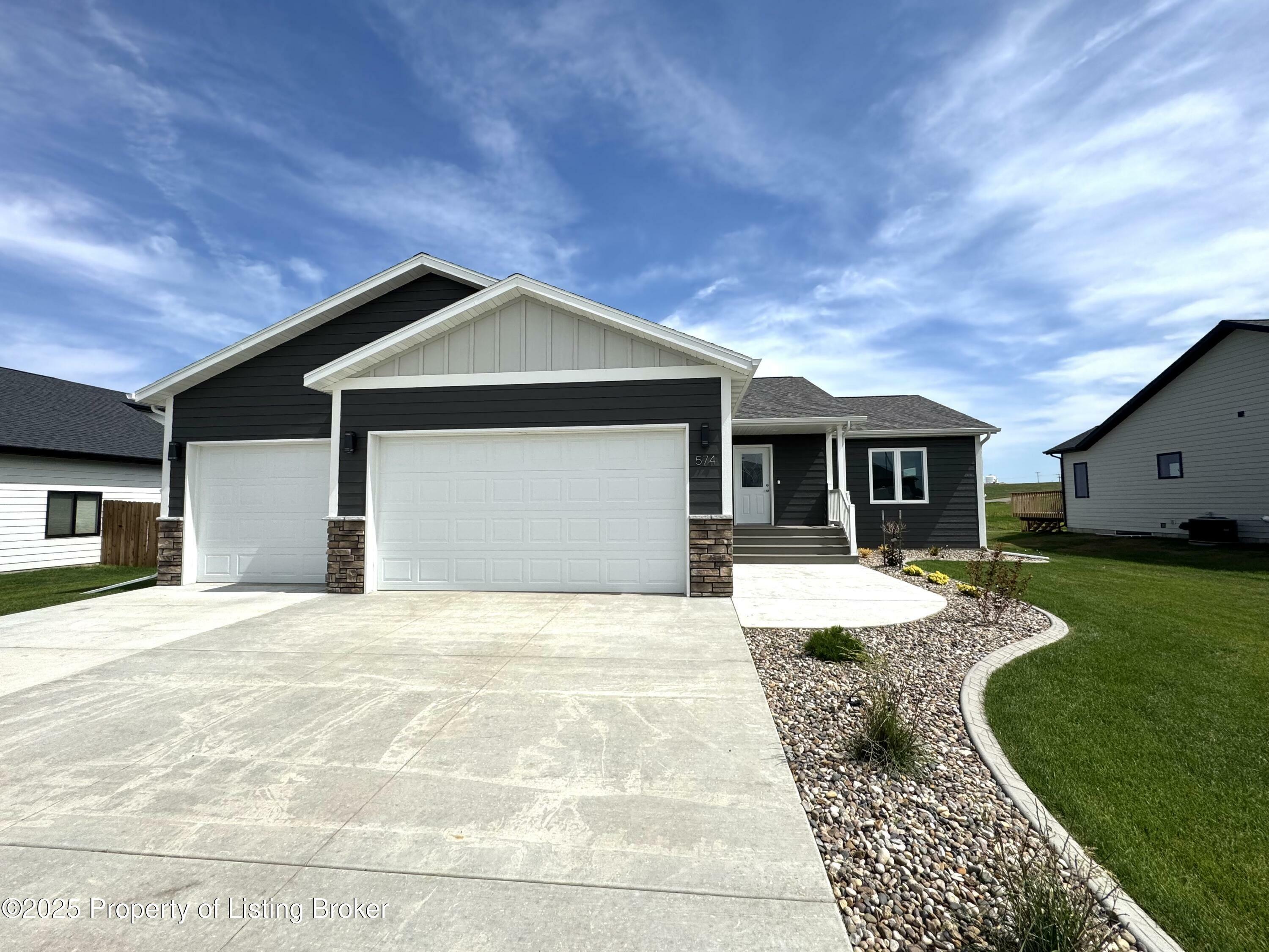 574 River Drive  Dickinson ND 58601 photo