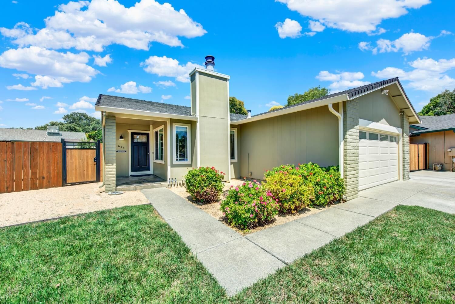 Property Photo:  625 Cornell Court  CA 95687 