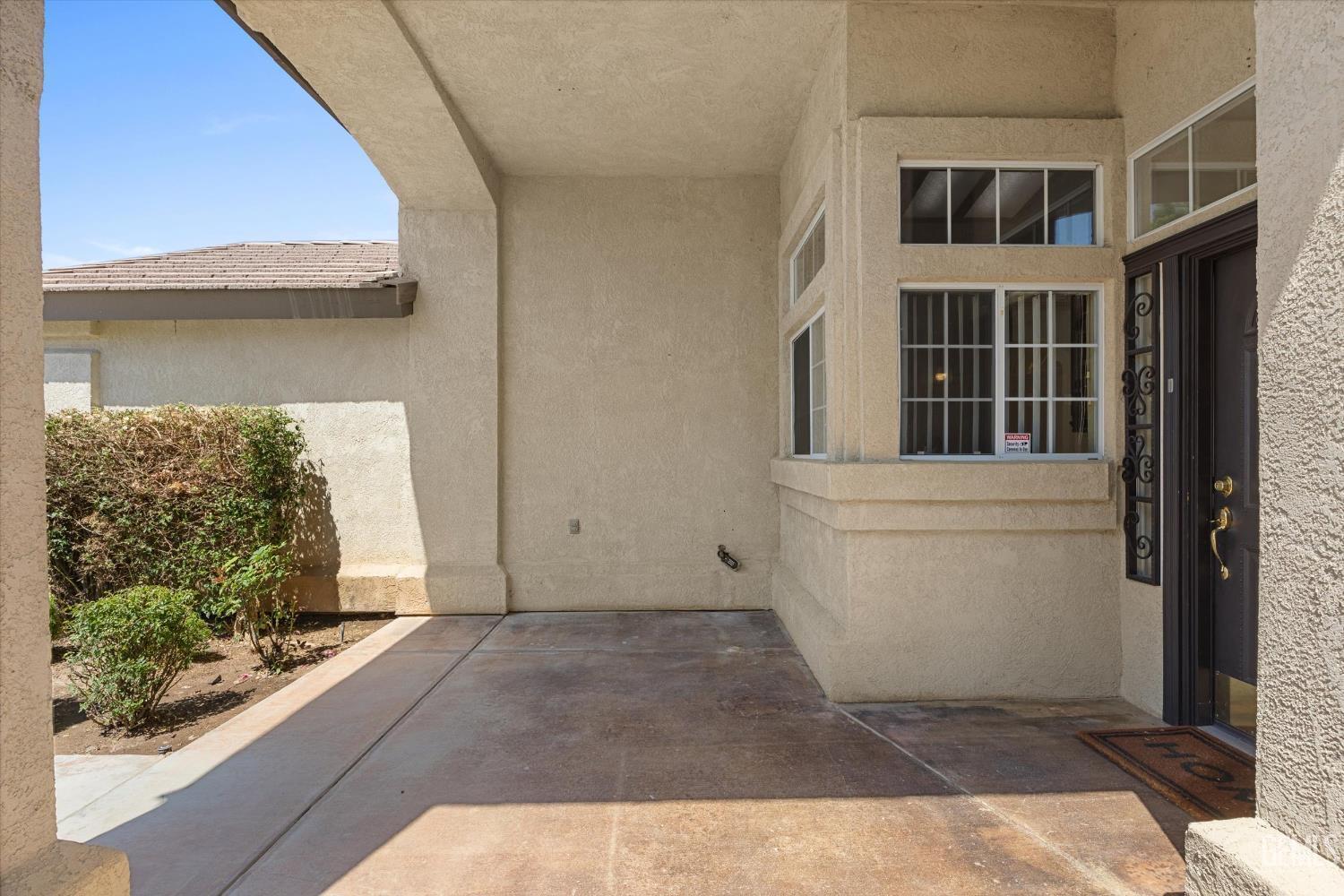 Property Photo: 11808 Wethersfield St CA 93312