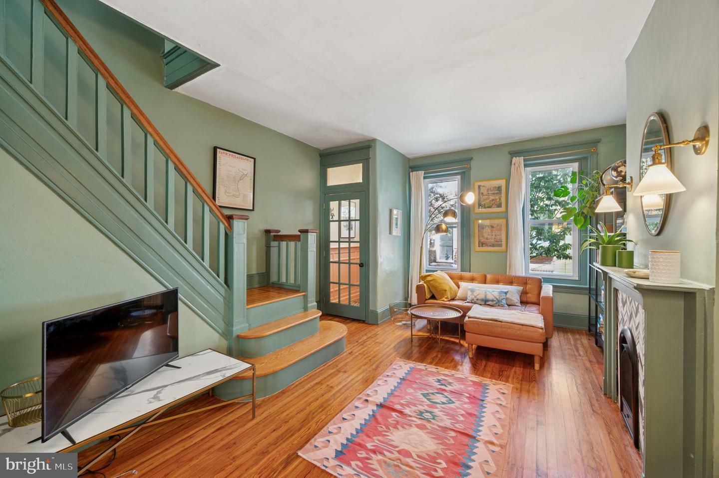 Property Photo: 1612 S Orkney Street PA 19148