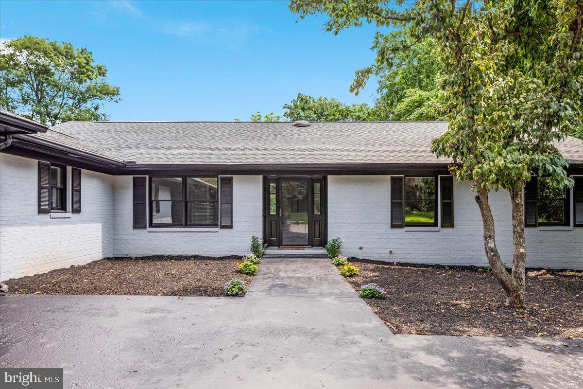 Property Photo: 756 Brookneil Drive VA 22602