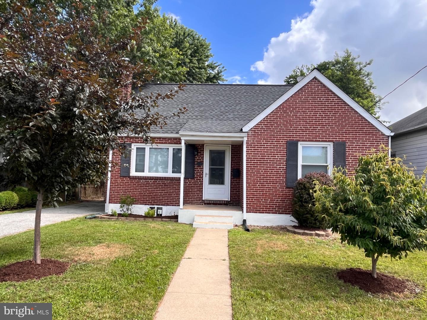 Property Photo: 209 W Champlain Avenue DE 19804