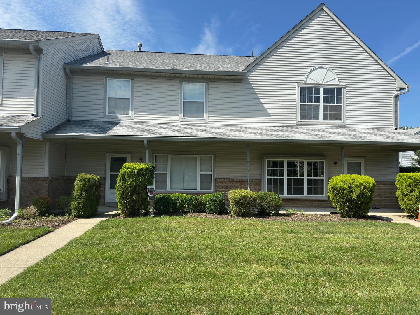 16 Sassafras Court  North Brunswick NJ 08902 photo