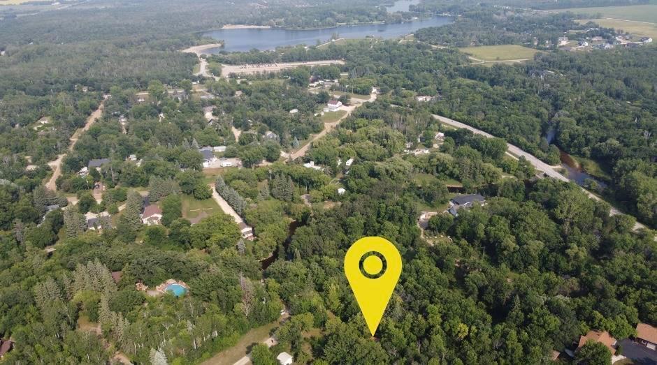 Property Photo: 18 De La Cote Avenue MB R0A 1T0