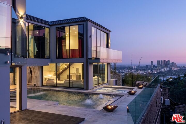 Property Photo:  1565 Haslam Ter  CA 90069 