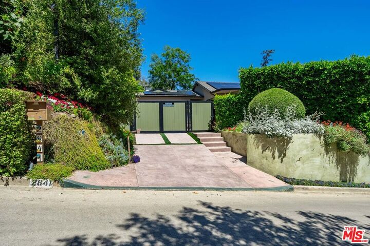 Property Photo:  2841 Montcalm Ave  CA 90046 