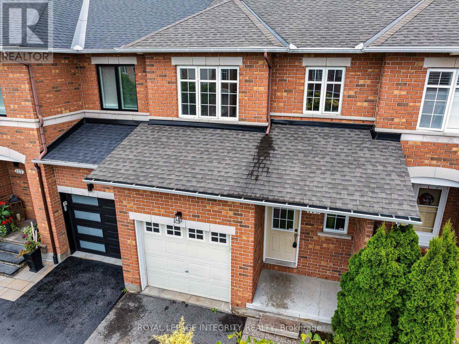 Property Photo: 119 Deercroft Avenue ON K2J 5H7
