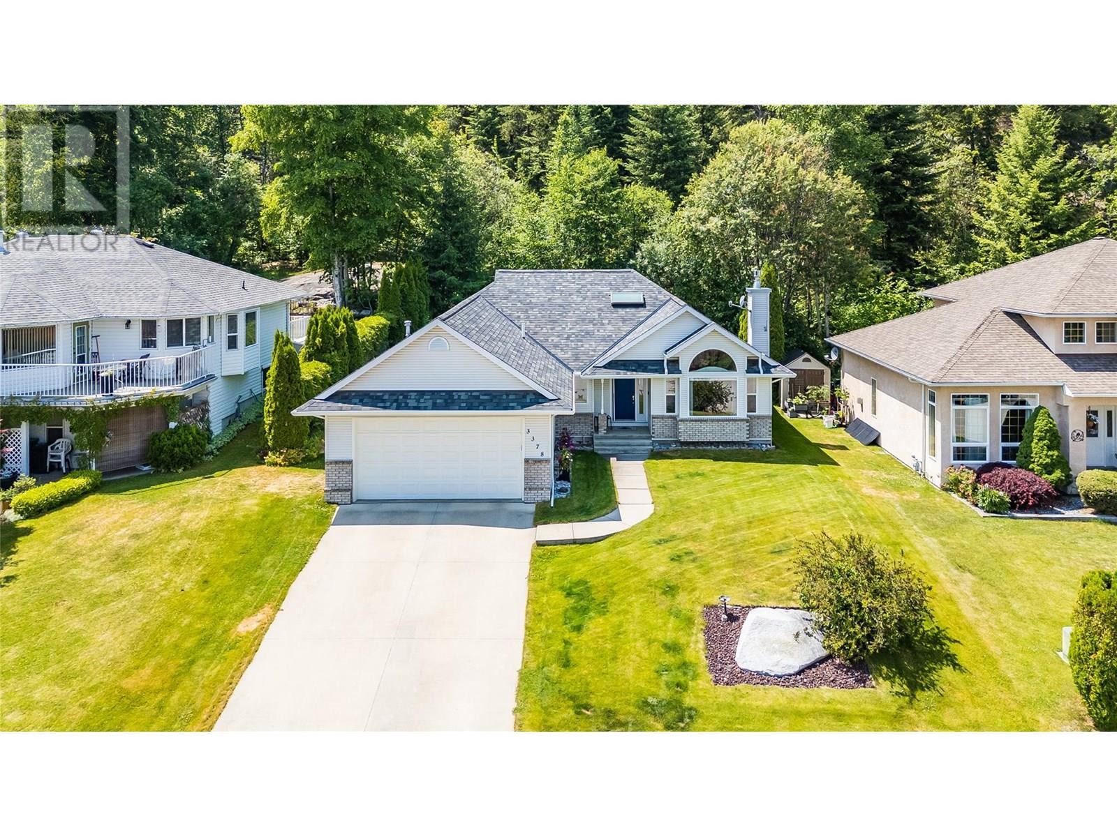 Property Photo: 3378 14th Avenue BC V1N 4G1