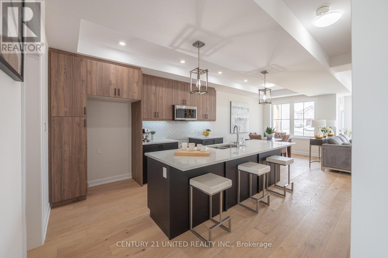 Property Photo: 303 Mullighan Gardens ON K0K 0G3