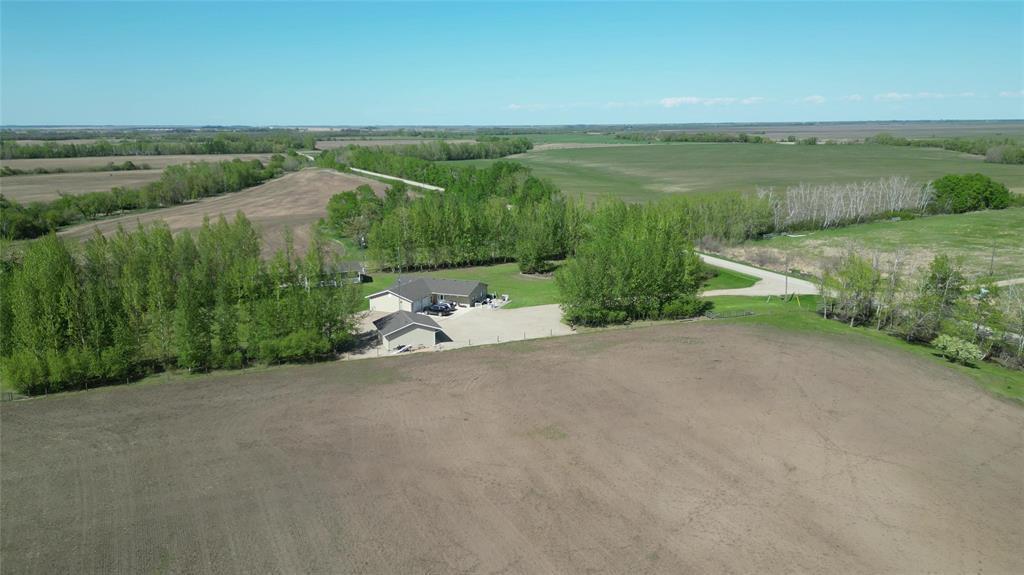 Photo de la propriété: 83074 83 Road West MB R0J 1H0