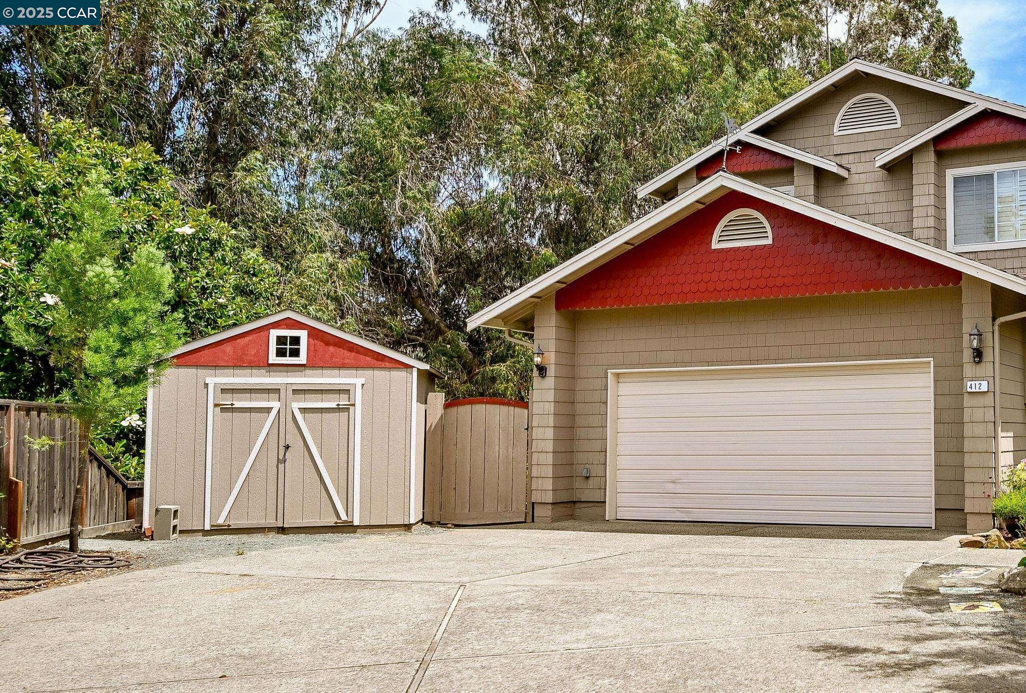 Property Photo: 412 Midway Place CA 94553