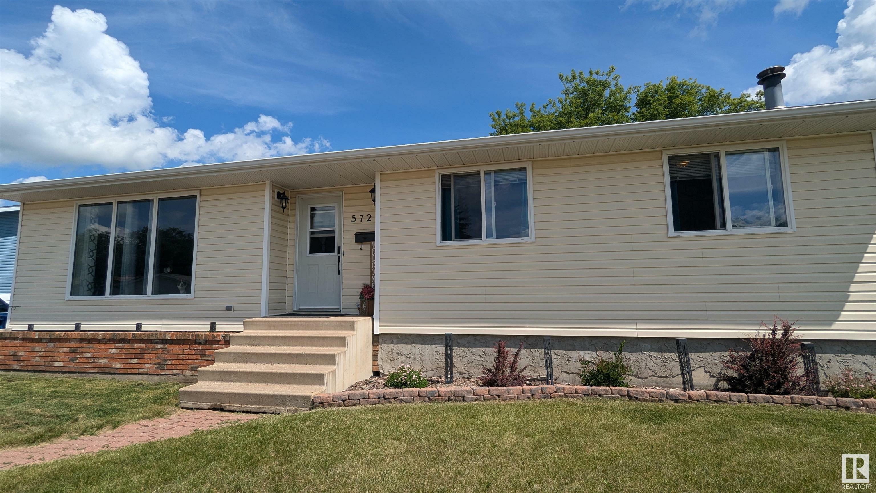 Photo de la propriété: 5721 44A Street AB T9C 1E4