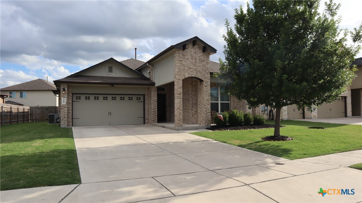 Property Photo: 327 Limestone Creek TX 78130