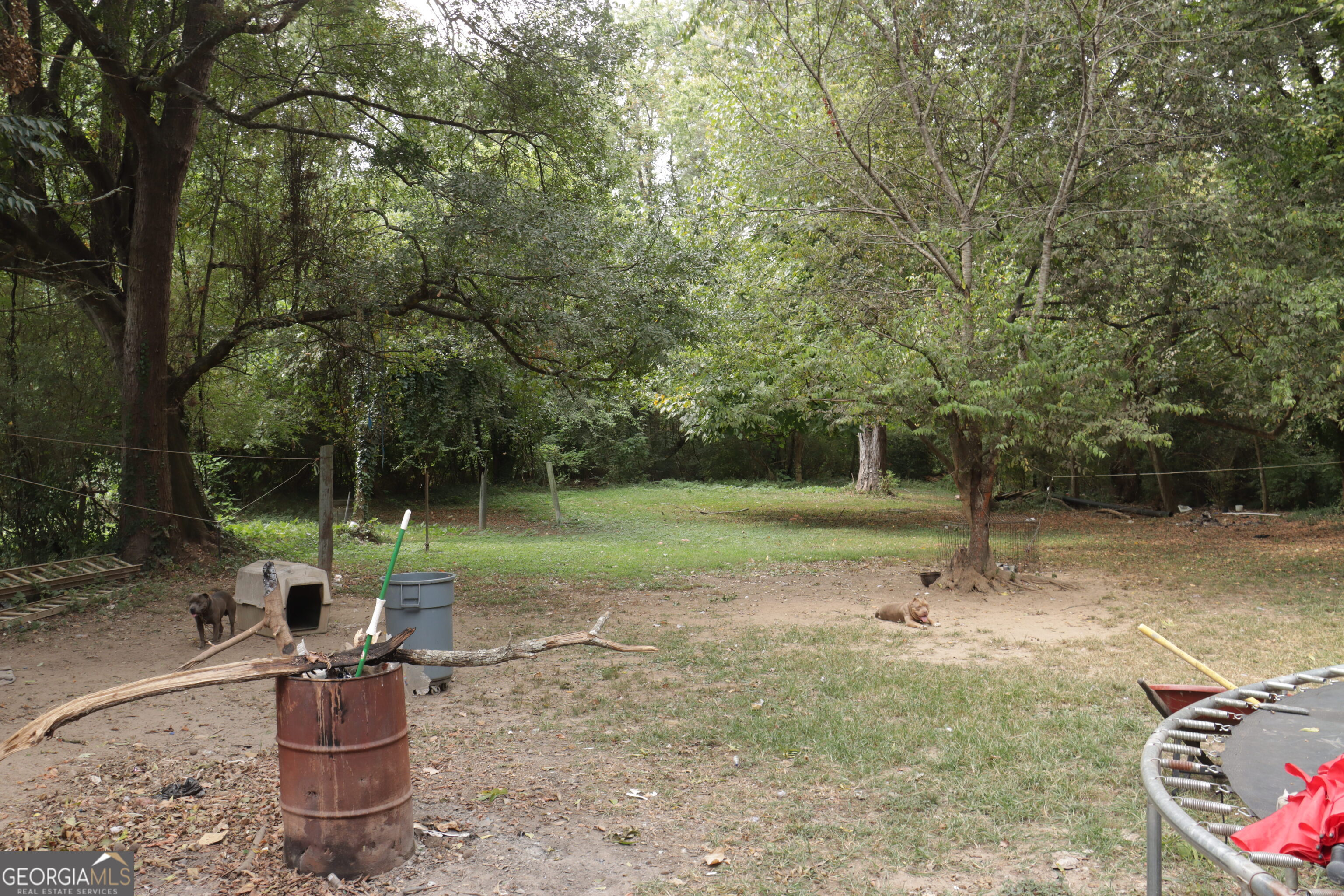 Property Photo: 590 Elmwood Road NW GA 30318