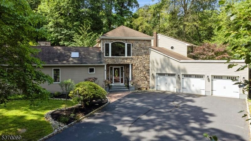 Property Photo: 2 Derby Ln NJ 08816