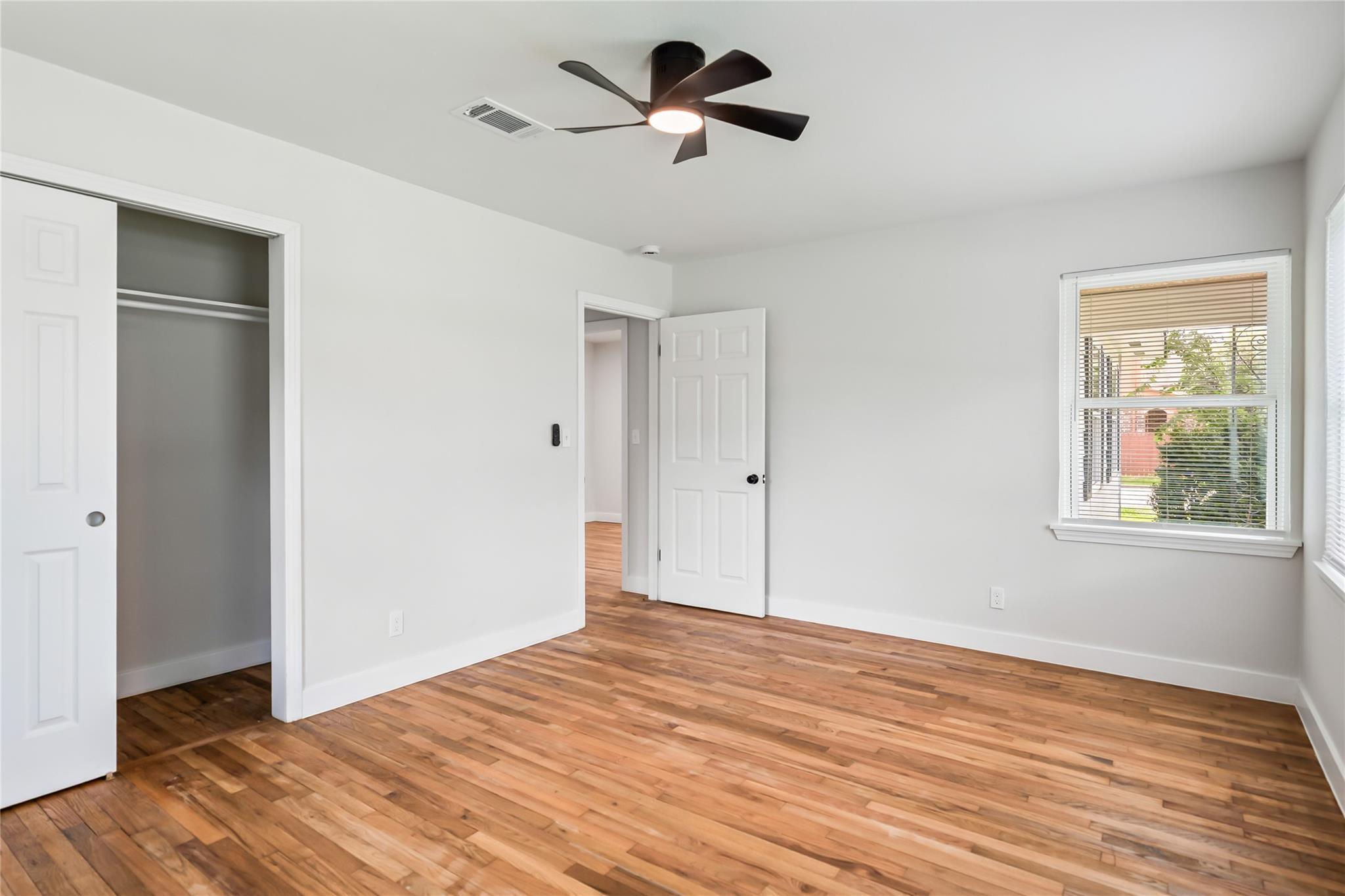 Property Photo: 153 E Rittenhouse Street TX 77076