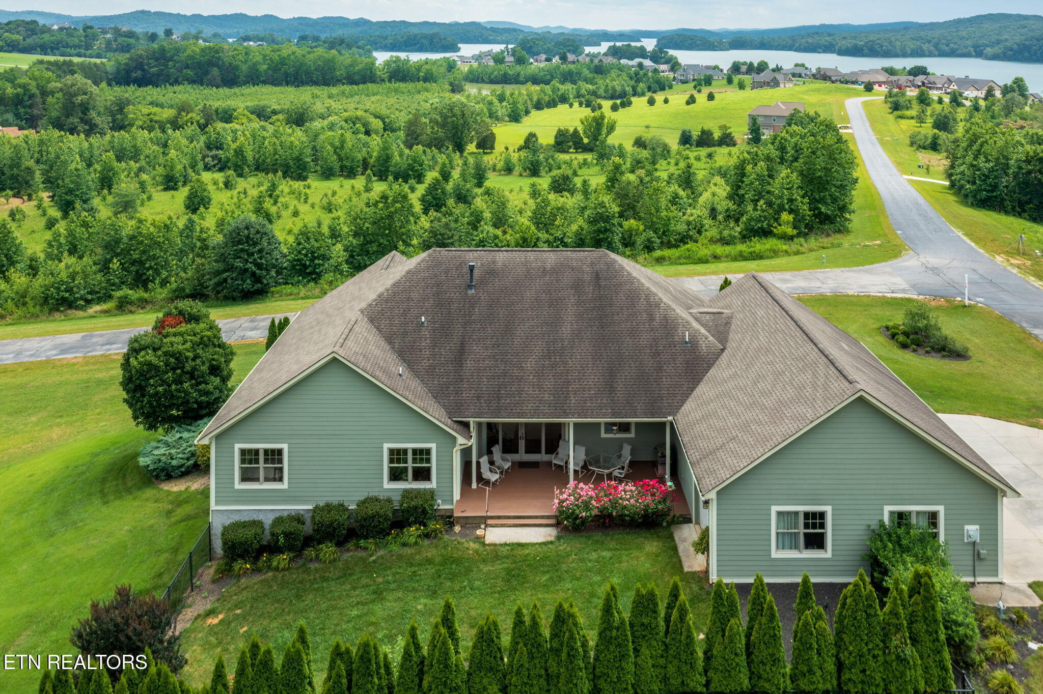 Property Photo: 433 Water View Drive TN 37854