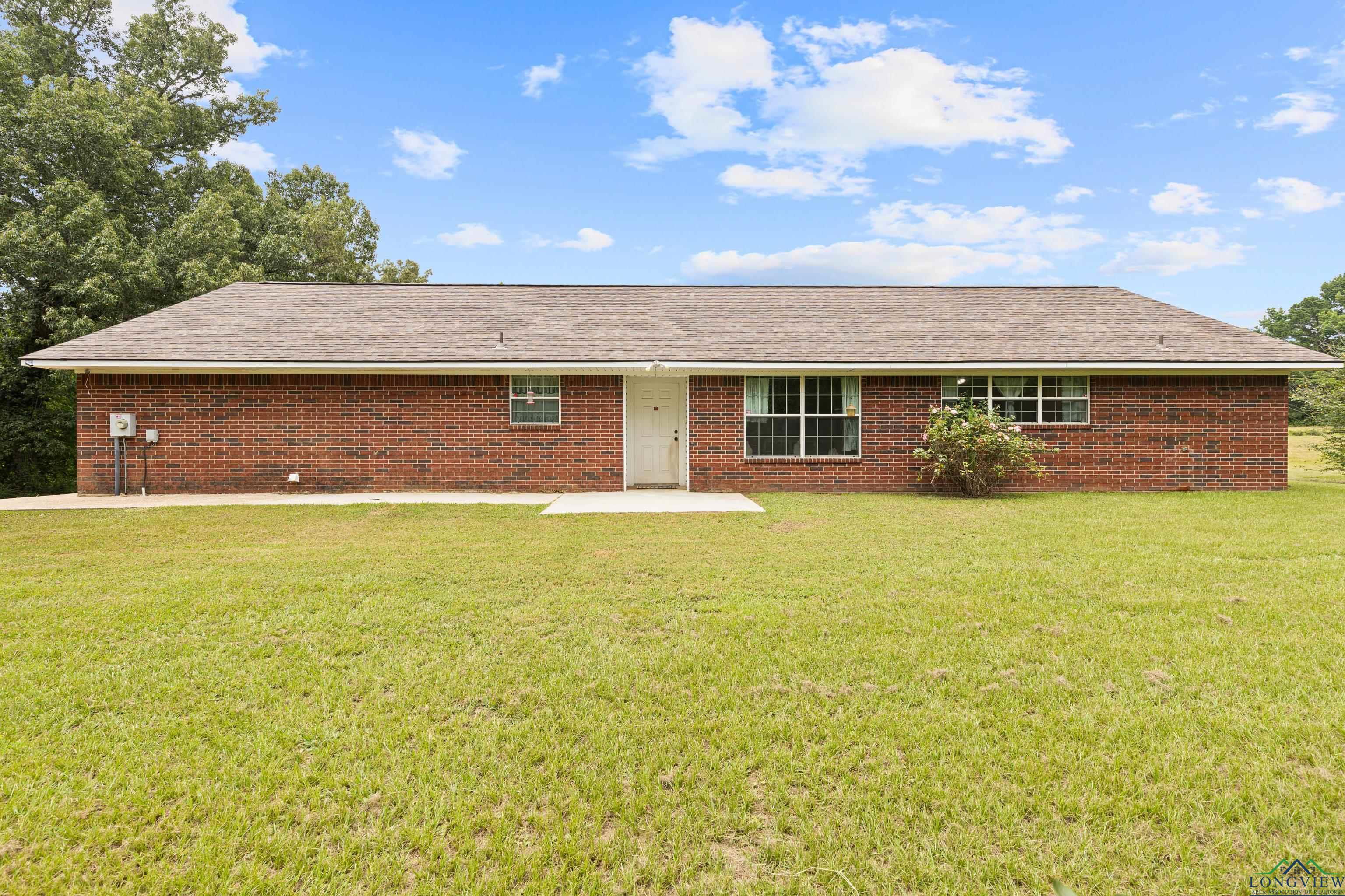 Property Photo: 4898 W Cr 4132 TX 75652