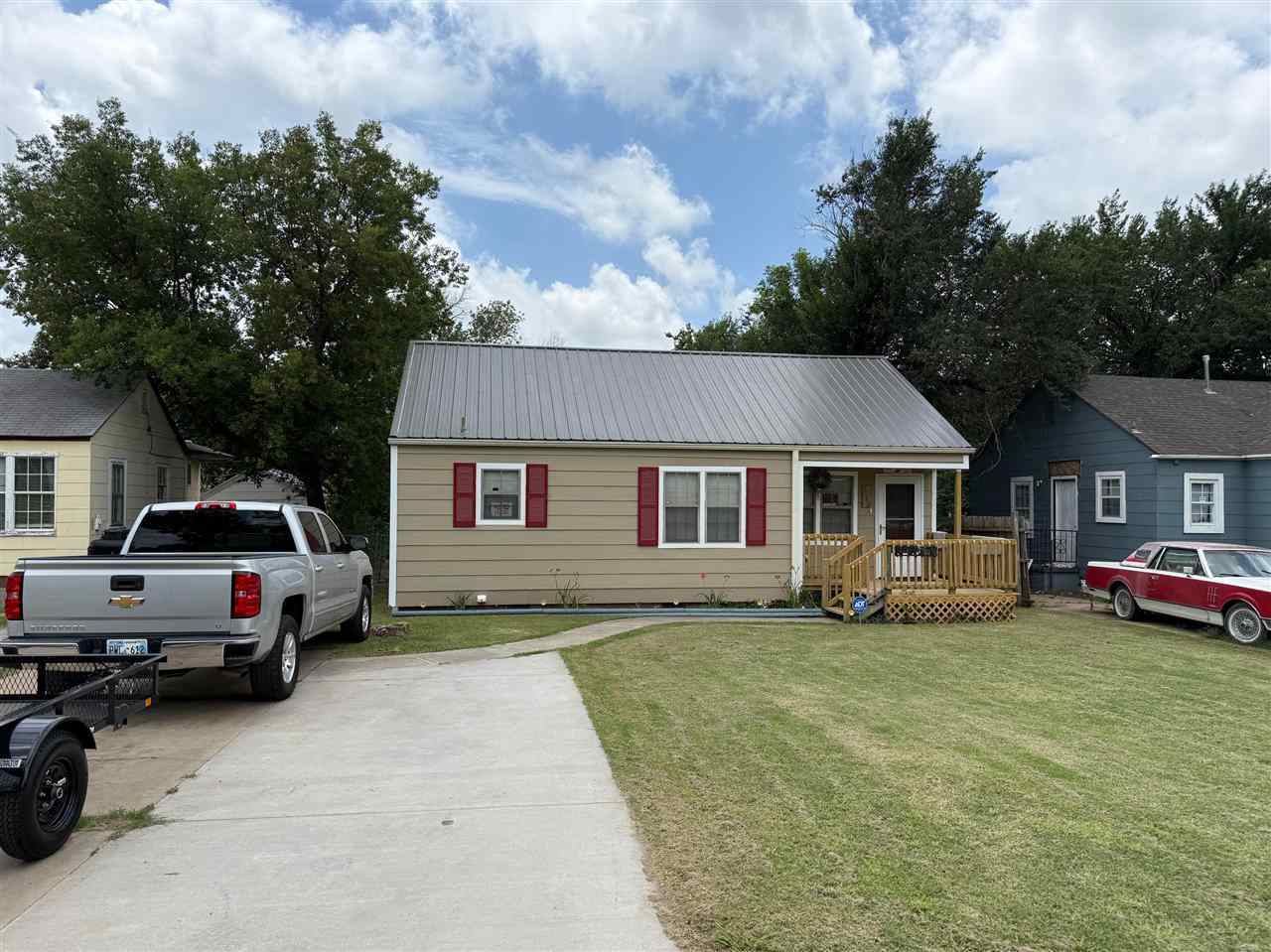 Property Photo: 1712 NW Columbia Ave OK 73507